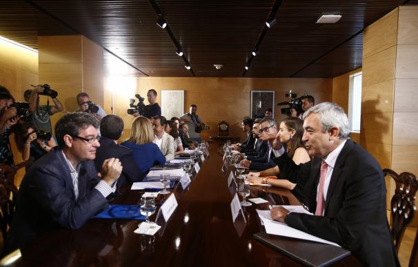 PP y Ciudadanos concluyen la primera jornada de negociación, dedicada a la economía