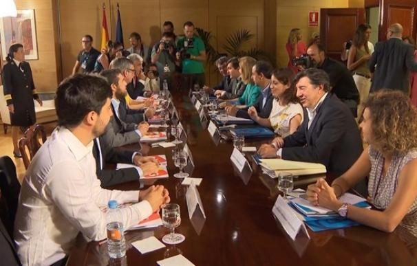 El documento que firmarán PP y C's se titula: "150 compomisos para mejorar España"