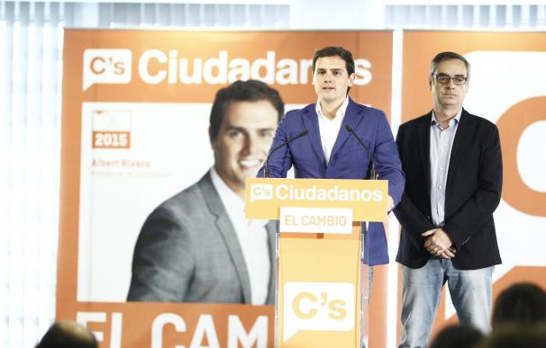 Rivera anuncia un acuerdo verbal con Cifuentes para firmar el pacto anticorrupción en Madrid