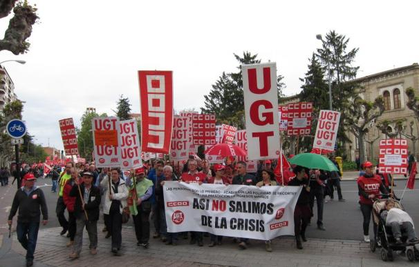 Los sindicatos reclaman que se devuelva los derechos "robados" a los trabajadores
