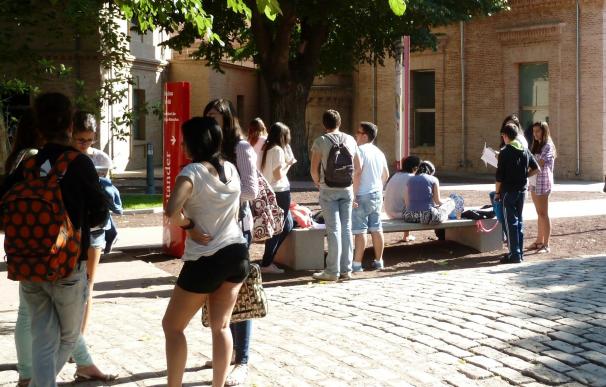 Castilla-La Mancha aprueba ayudas para financiar casi 2.000 becas de entre 1.100 y 1.500 euros para estudios de posgrado