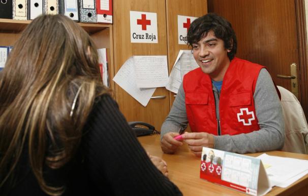 Más de 21.000 jóvenes españoles voluntarios de Cruz Roja ayudan cada año a medio millón de niños y adolescentes