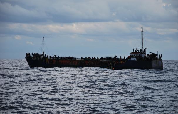 El buque oceanográfico Santiago de Gamboa del CSIC rescata a 196 inmigrantes en el Mediterráneo