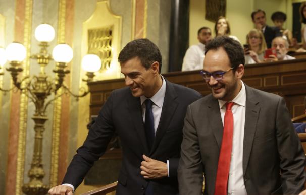 El PSOE declina comentar las condiciones de Rivera alegando que es una negociación entre PP y Ciudadanos