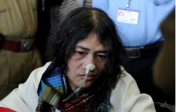 Irom Sharmila, la Dama de Hierro india, abandona su huelga de hambre tras 16 años