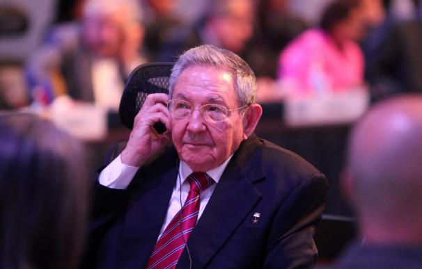 Raúl Castro exige que cese el bloqueo de EE.UU. a Cuba