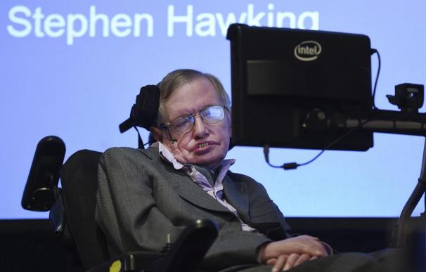 El físico Stephen Hawking actualiza su sistema para comunicarse con el mundo