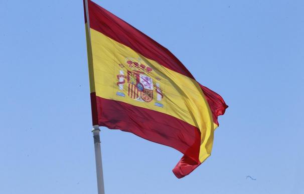 Guardias Civiles denuncian que la Subdelegación del Gobierno de Álava ha gastado 60.000 euros en una bandera de España