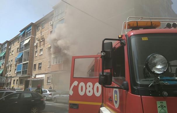 Fallece una mujer en un incendio de una vivienda en Málaga capital
