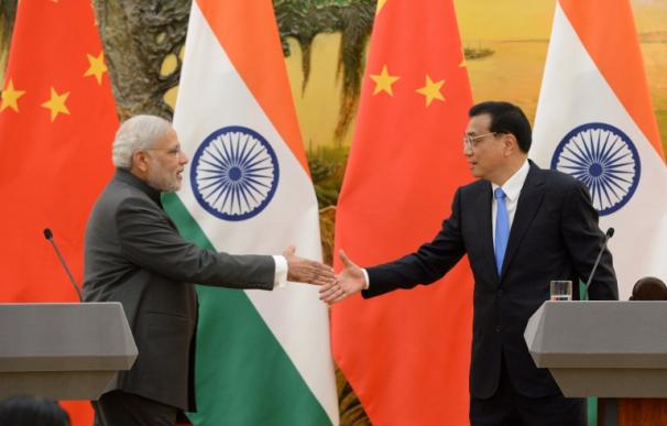 El primer ministro indio, Modi, y el primer ministro chino, Li Keqiang