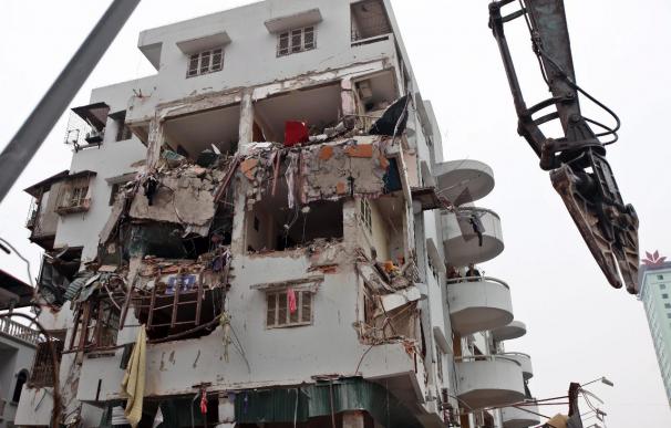 Se elevan a 13 los muertos tras derrumbarse una pared en una cantera en Vietnam
