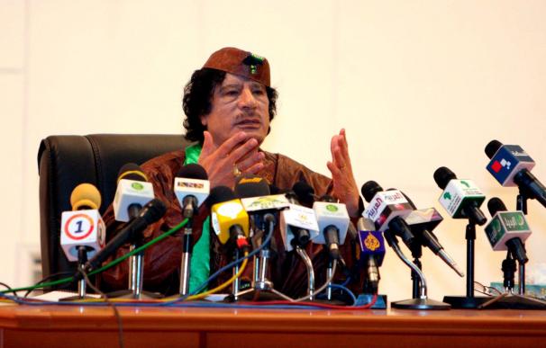 El Gobierno británico niega que haga ofertas a miembros del régimen libio
