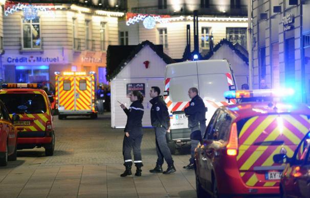 Una decena de heridos en Nantes tras ser arrollados en un mercado de Navidad