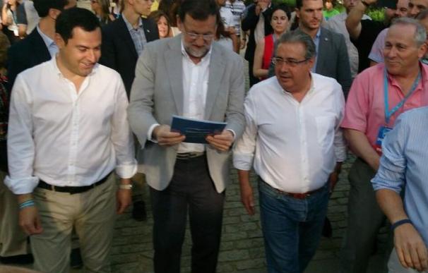 Rajoy, con Juanma Moreno y Juan Ignacio Zoido, en Sevilla.