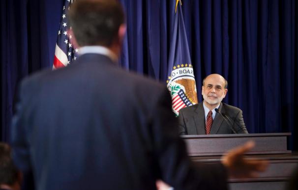 Bernanke inaugura una nueva era de transparencia y dice que los tipos seguirán bajos