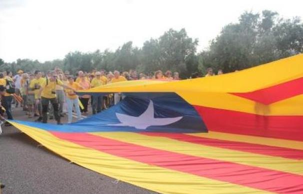 AMI pide a los ayuntamientos catalanes que cuelguen banderas de Dinamarca