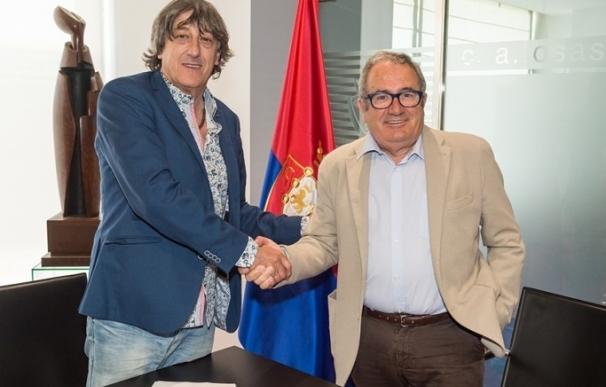 Enrique Martín firma su renovación con Osasuna