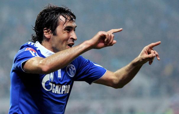 El Schalke negocia prolongarle el contrato a Raúl