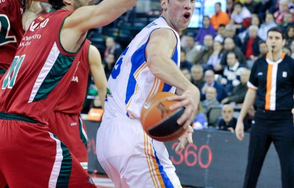 Radenovic asegura que con tres victorias más el Menorca Basquet seguirá otro año en la ACB
