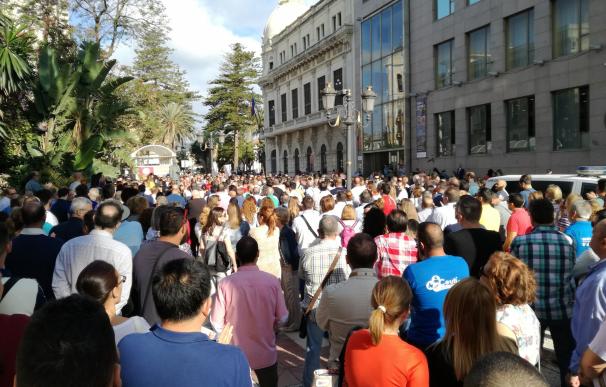 Agentes sociales y oposición de Ceuta denuncian ante Catalá que la ciudad "agoniza" por el colapso de su frontera
