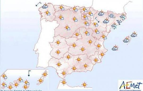 Poco nuboso en casi toda España y lluvias y tormentas ocasionales en Cataluña