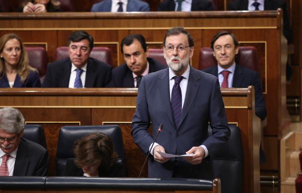 Rajoy ratifica su "plena confianza" en Catalá y pide al PSOE no hacer "perder el tiempo" con reprobaciones