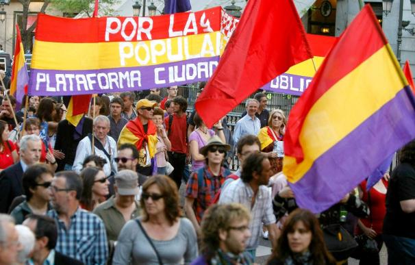 Miles de personas reivindican en Madrid la III República