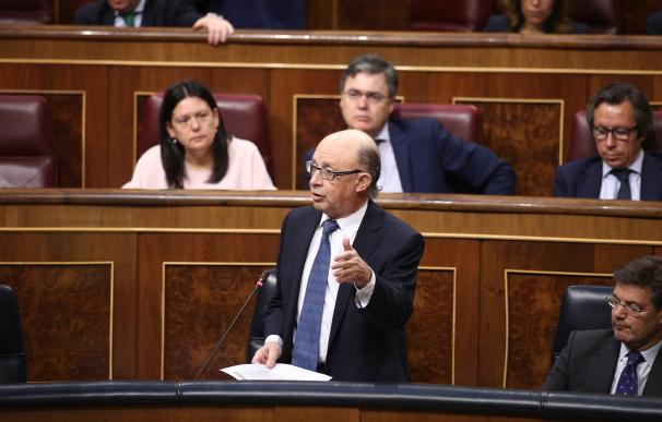 El Gobierno y el País Vasco firman el acuerdo del cupo y la devolución de los 1.400 millones a Euskadi