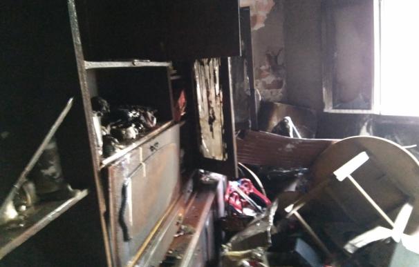 Un incendio provoca daños importantes en una vivienda de Pamplona