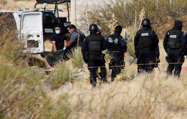 Hallan cuatro cadáveres, uno de un joven secuestrado por policías mexicanos