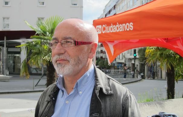 El candidato de C's por A Coruña defiende suprimir las diputaciones para terminar con "el nido de chiringuitos"