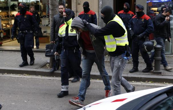 Detenidas 11 personas por pertenencia a grupo terrorista de cariz anarquista