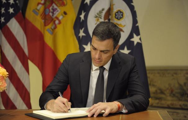 Sánchez expresa sus condolencias por las víctimas del atentado en Orlando en el libro abierto en la Embajada de EEUU