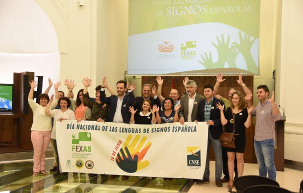 La Asamblea de Extremadura celebra el Día Nacional de las Lenguas de Signos