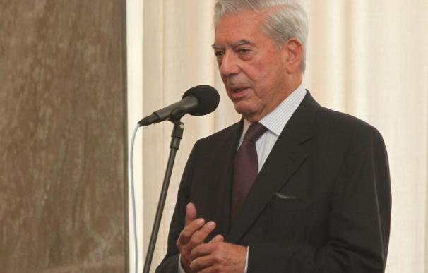 El Gobierno izquierdista de Montevideo declara visitante ilustre a Vargas Llosa