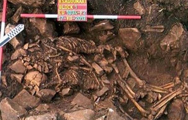 Hallan en Grecia dos cadáveres abrazados... desde hace 6.000 años
