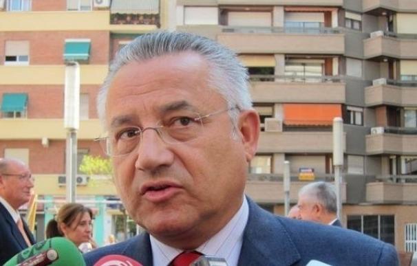 Miquel Domínguez tensa la comisión sobre Feria Valencia con críticas a los grupos por citarle en ese "paripé"