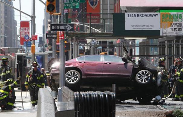 El vehículo que atropelló a un grupo de peatones en Times Square.