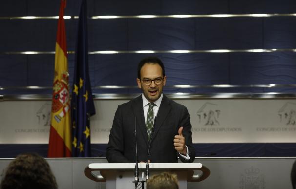 El PSOE acudirá al Tribunal Constitucional si se vetan sin debate enmiendas de la oposición