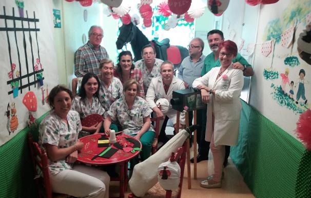 Los menores ingresados en la planta pediátrica del hospital de Jerez disfrutan de la Feria del Caballo