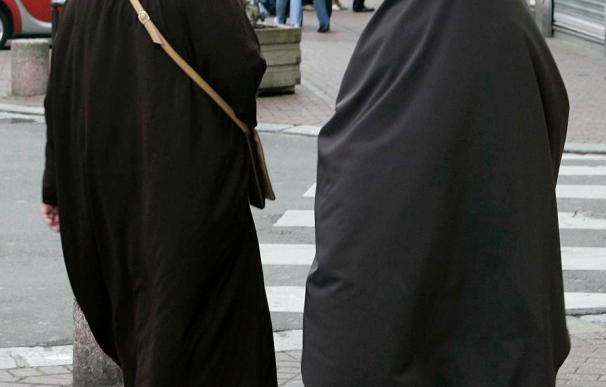 La policía francesa deberá disuadir a las mujeres de llevar el burka