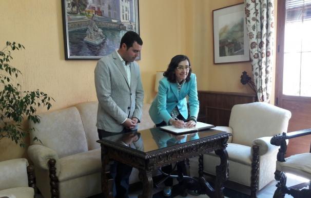 Aguilar anuncia que Junta y Ayuntamiento de Priego trabajarán juntos en el nuevo proyecto para el Castillo