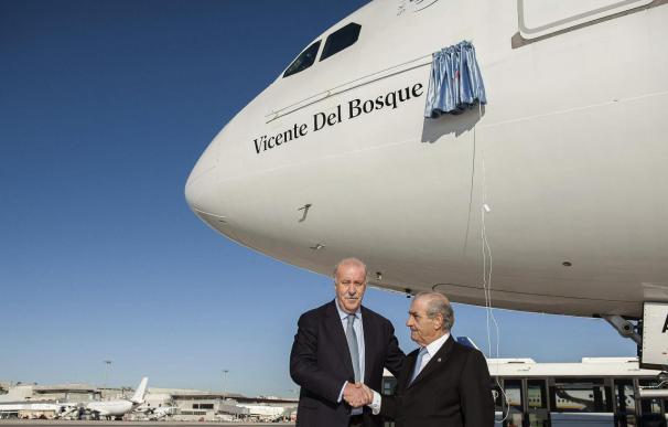 Air Europa bautiza uno de sus aviones con el nombre de Vicente del Bosque