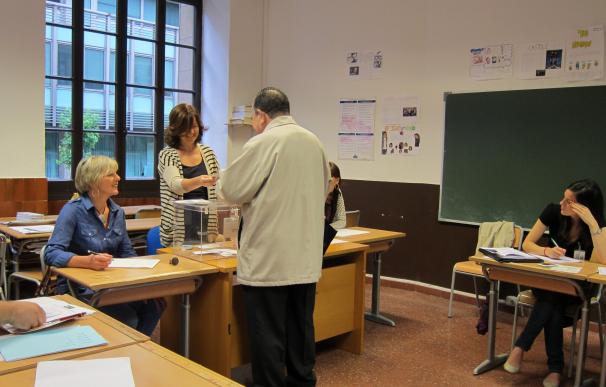Los colegios electorales del País Vasco abren sus puertas con normalidad