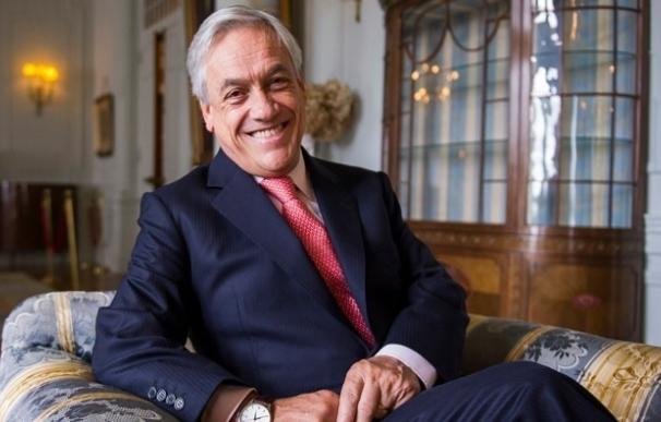 Piñera acusa a Bachelet de "conducir a Chile por el mal camino"