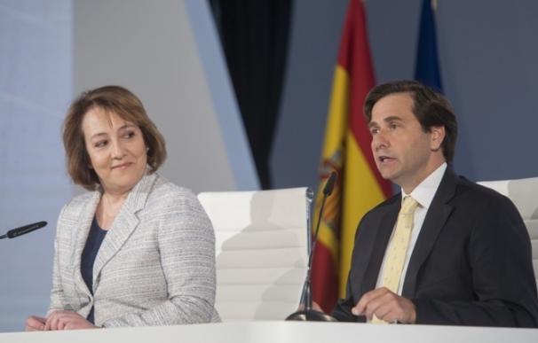 El Gobierno destaca la "absoluta normalidad" en la apertura de los colegios electorales en toda España