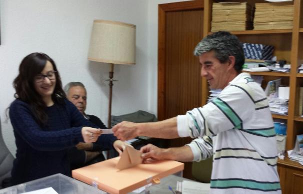 Villarroya, primer municipio español en cerrar sus urnas
