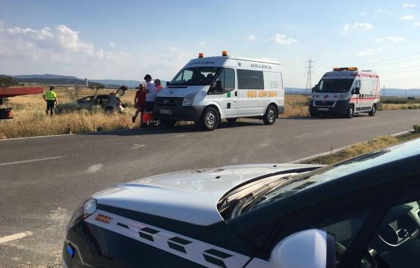 Cuatro jóvenes de entre 16 y 21 años resultan heridos leves al salirse de la carretera cerca de Saucedilla