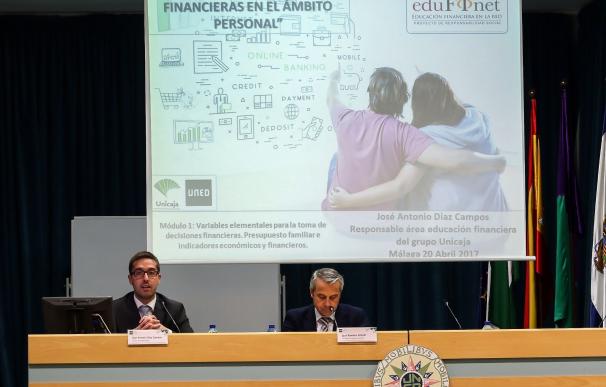 Unicaja facilita a más de 300 universitarios claves para desenvolverse con autonomía en el ámbito financiero