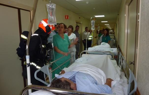 El Hospital Vázquez Díaz moviliza a un centenar de personas en un simulacro de incendio